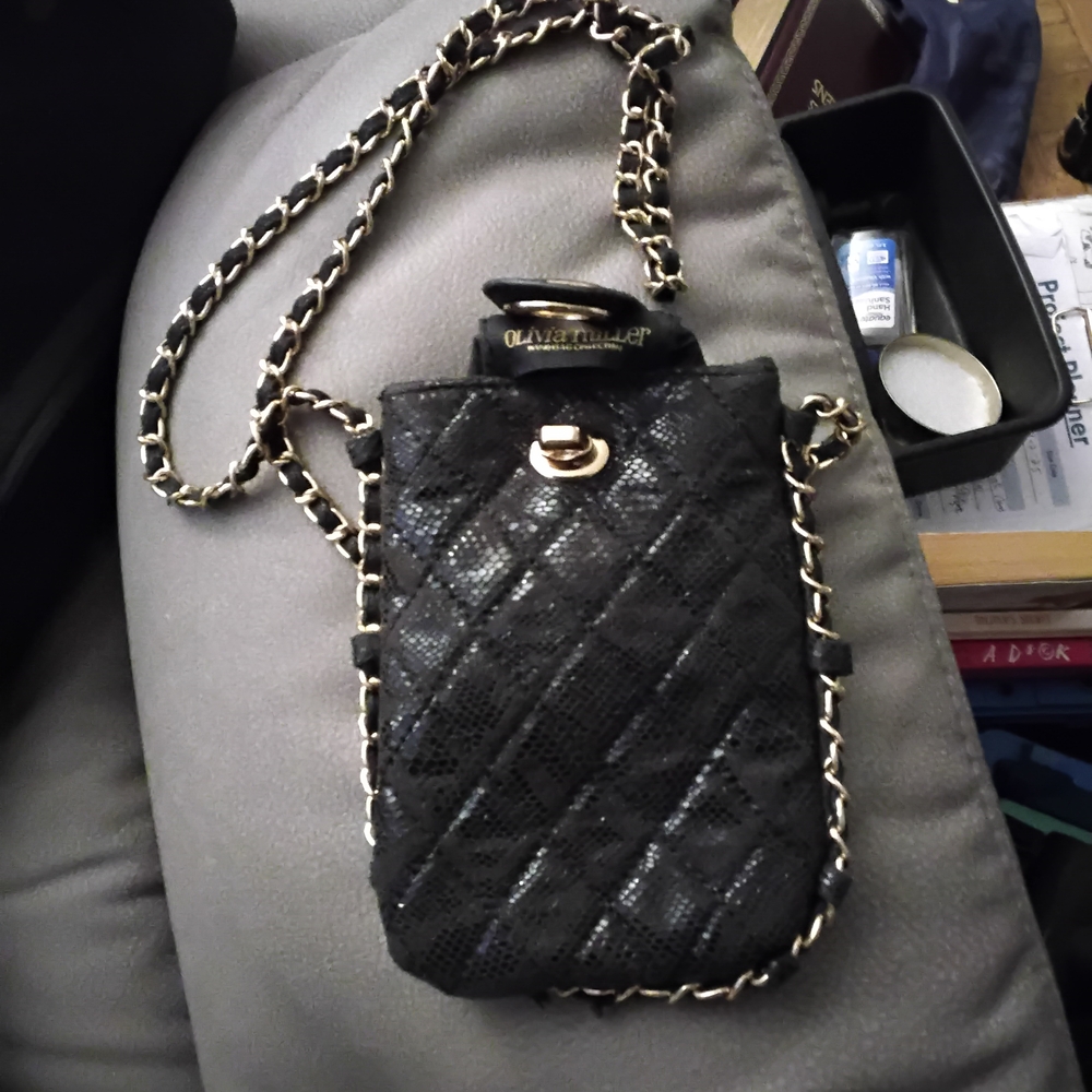 Chic Black Quilted Crossbody Bag with Chain Strap
